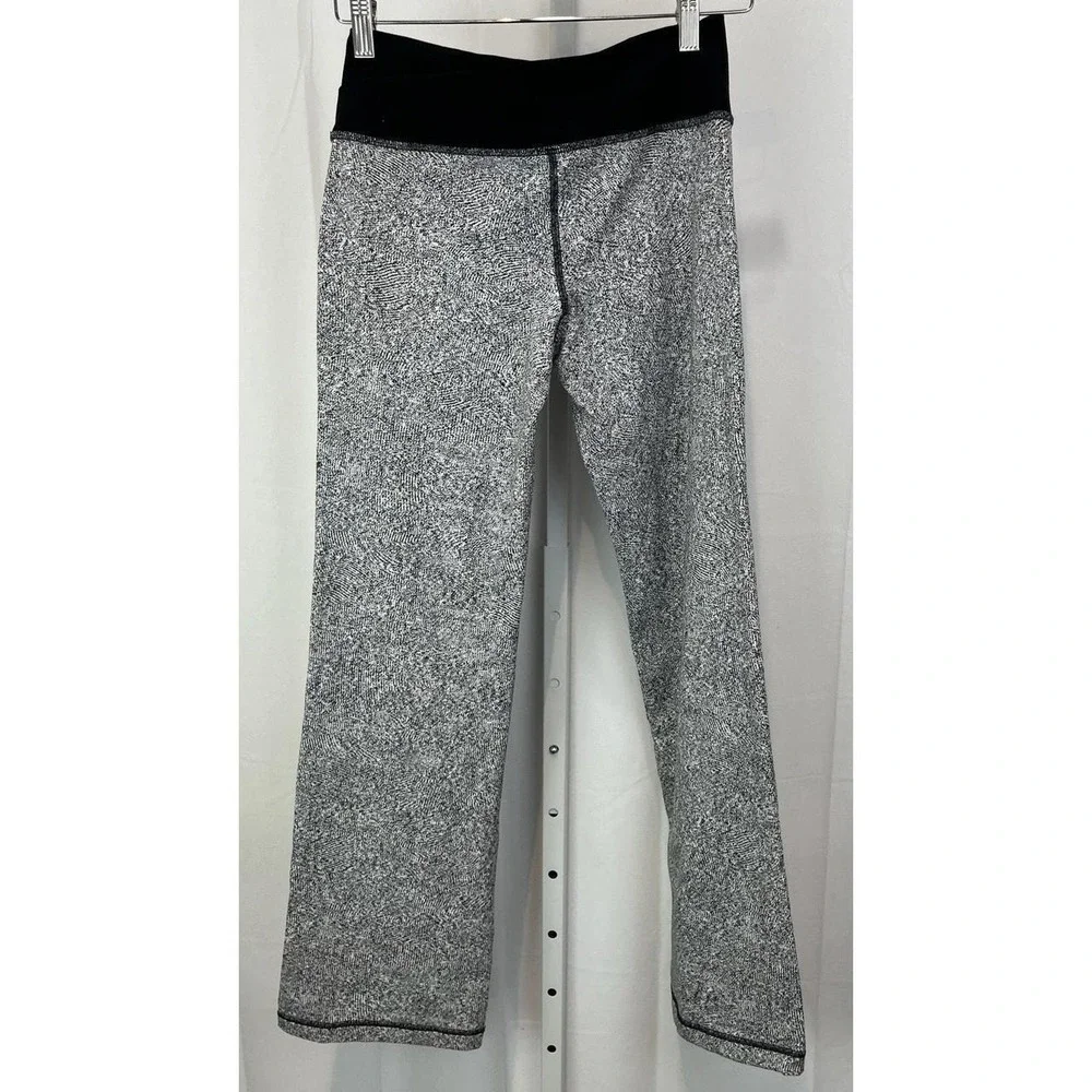 Vtg y2k Lululemon Astro Pants in Inverted Feathered Jacquard White / Black
